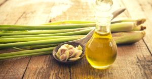 Lemongrass Essential Oil Benefits – Amazing For Face, Skin, Hair & Digestion!